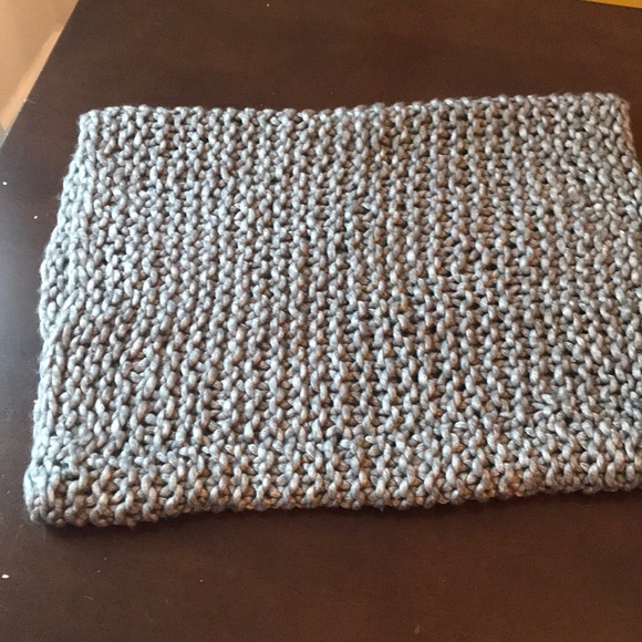 The Limited infinity scarf - Picture 6 of 6